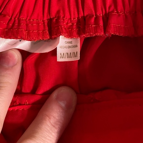 Red high waist elastic shorts sz med - Picture 4 of 4
